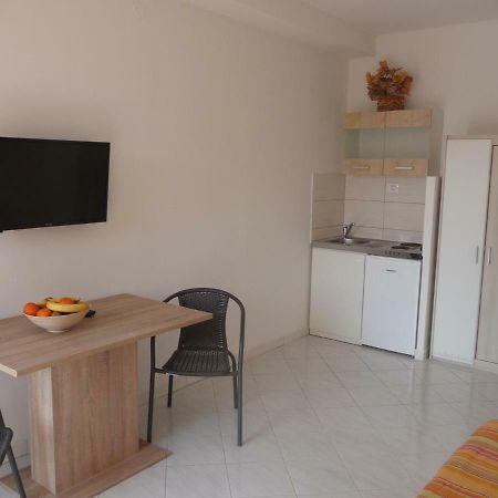 Apartments & Rooms Milka Umag Bagian luar foto