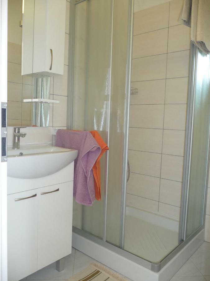 Apartments & Rooms Milka Umag Bagian luar foto