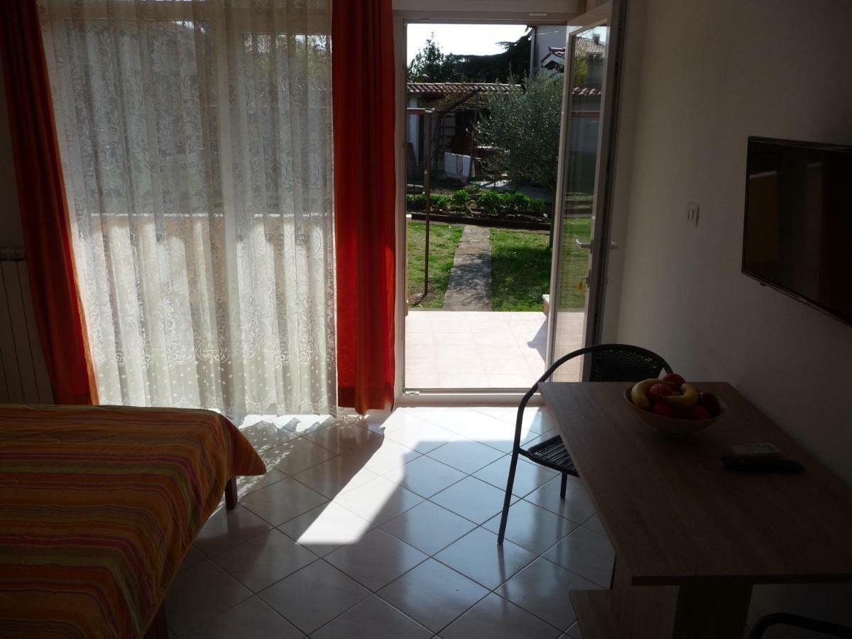 Apartments & Rooms Milka Umag Bagian luar foto